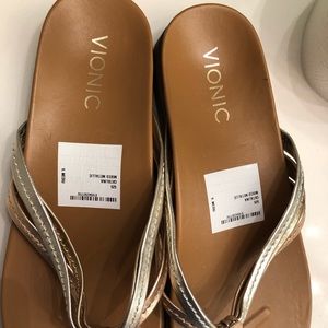 Vionic Catalina mixed metallic sandals NWT